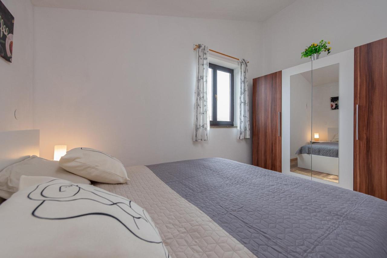 Apartment Tomislav Vir Kültér fotó